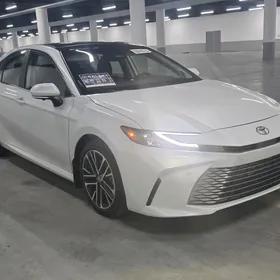 Toyota Camry 2025