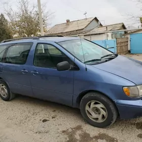 Toyota Sienna 2000