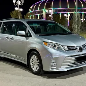 Toyota Sienna 2020