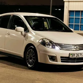 Nissan Versa 2012