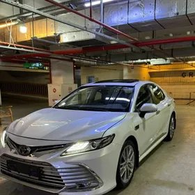 Toyota Camry 2021