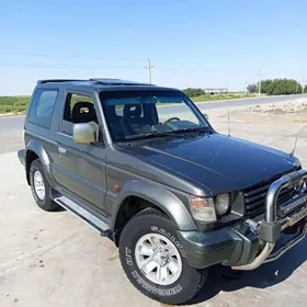 Mitsubishi Pajero 1993