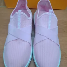 Новая спорт.обувь