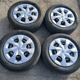 Тойота ярис 2022