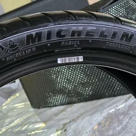 245/35/19 MICHELIN pilot sport