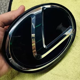 Lexus Emblema