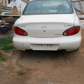Hyundai Elantra 2000