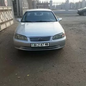 Toyota Camry 2001