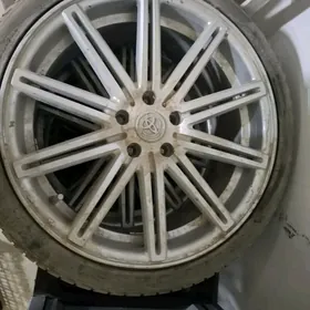 245 35 19. diska pakriska