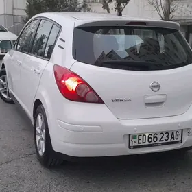 Nissan Versa 2012