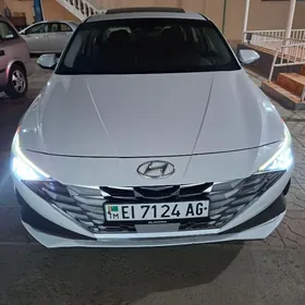 Hyundai Elantra 2022