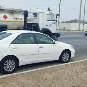 Toyota Camry 2004