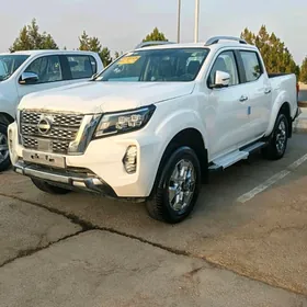 Nissan Navara 2024