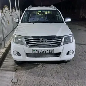 Toyota Hilux 2013