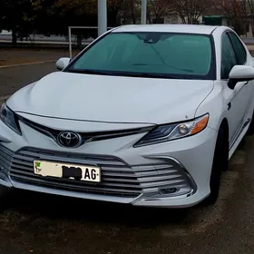 Toyota Camry 2021
