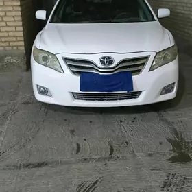 Toyota Camry 2010