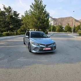 Toyota Camry 2017