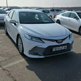 Toyota Camry 2021