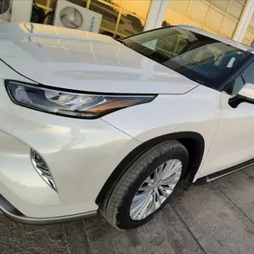 Toyota Highlander 2021