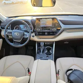 Toyota Highlander 2022