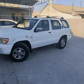 Nissan Pathfinder 1999