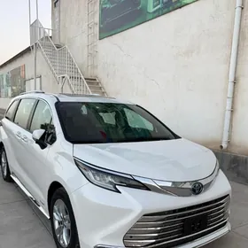 Toyota Sienna 2021