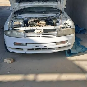 Nissan Primera 1993
