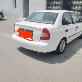 Hyundai Accent 2000