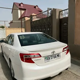 Toyota Camry 2012