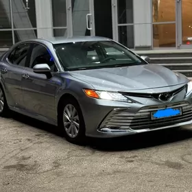 Toyota Camry 2022