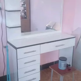makiýaž stoly