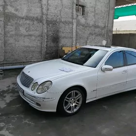 Mercedes-Benz E350 2005