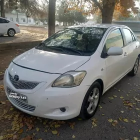 Toyota Yaris 2011