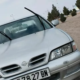 Nissan Primera 1996