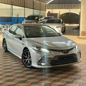 Toyota Camry 2021