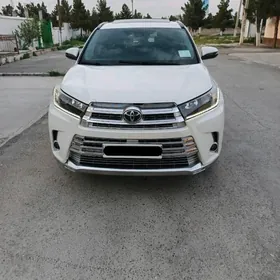 Toyota Highlander 2019