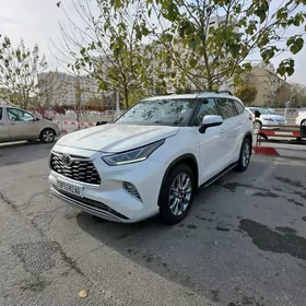 Toyota Highlander 2021