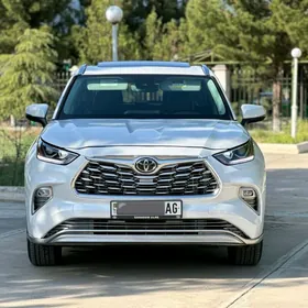 Toyota Highlander 2021
