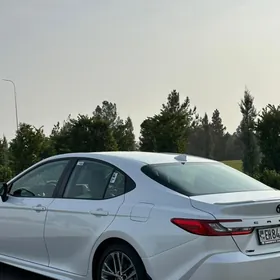 Toyota Camry 2025
