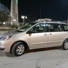 Toyota Sienna 2004