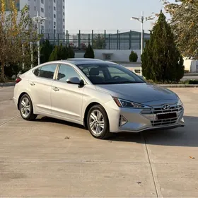 Hyundai Elantra 2020