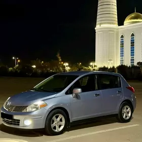 Nissan Versa 2012