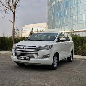 Toyota Innova 2020