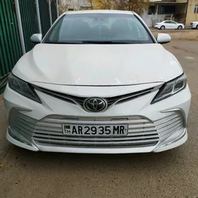 Toyota Camry 2021