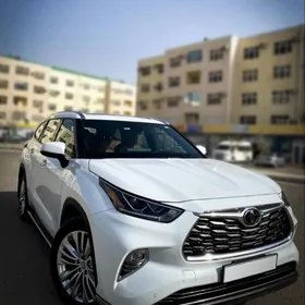 Toyota Highlander 2022