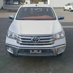 Toyota Hilux 2024