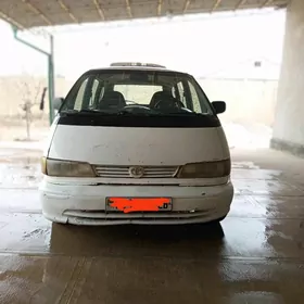 Toyota Previa 1990