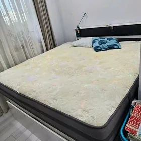 матрас 200см х 200см б/у