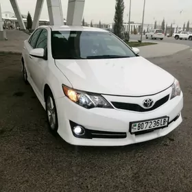 Toyota Camry 2012
