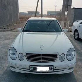 Mercedes-Benz E320 2004